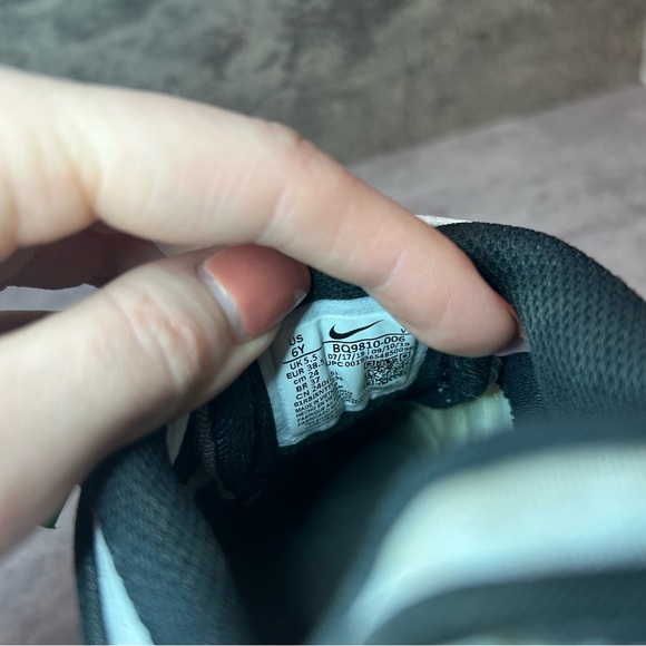 Nike Air Max Tailwind 4 'Wolf Grey Green' Sneakers Womens sz 7.5 - grey/green - Picture 6 of 6